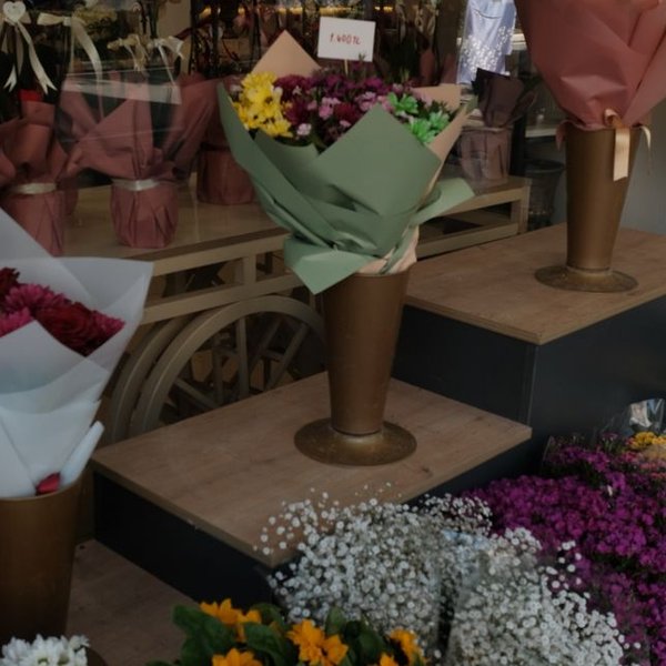 Instagram post of El Rosedal 💐