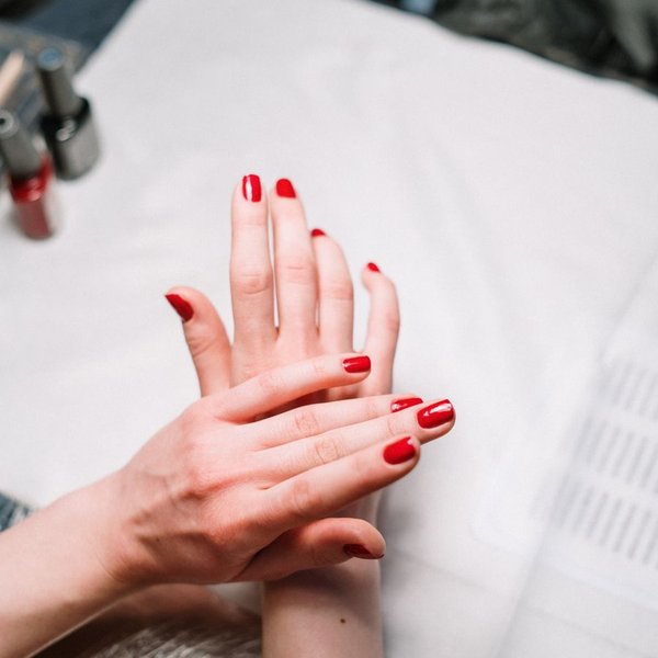 Instagram post of Estética Alma 💅
